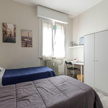 Fare Bnb - Room Del Parco Reggio Emilia Exterior foto