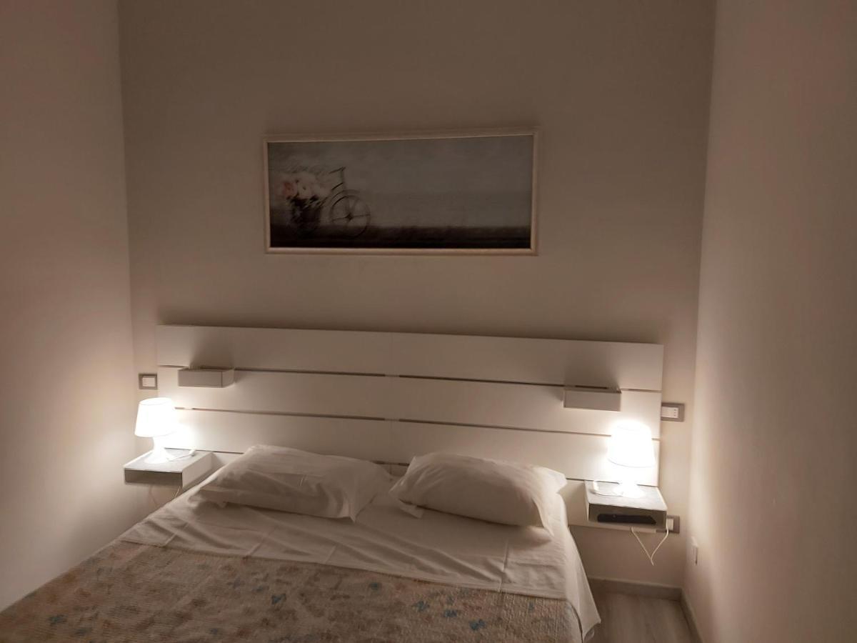 Fare Bnb - Room Del Parco Reggio Emilia Exterior foto