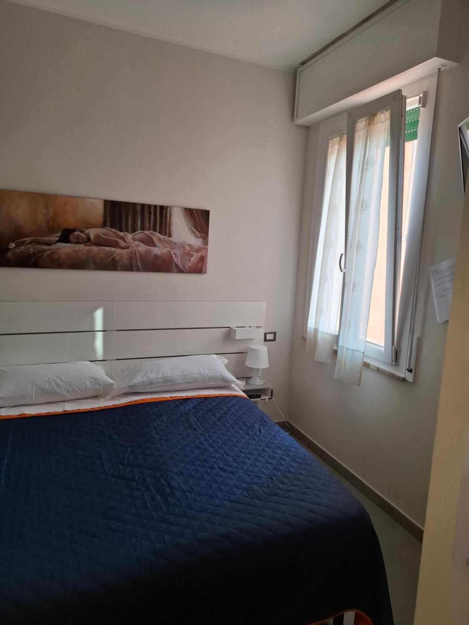 Fare Bnb - Room Del Parco Reggio Emilia Exterior foto